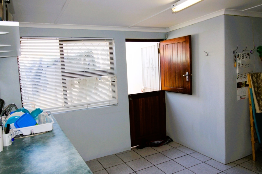To Let 4 Bedroom Property for Rent in Gonubie Eastern Cape